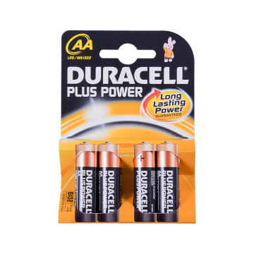 Förpackning med 4 Duracell Plus Batterier